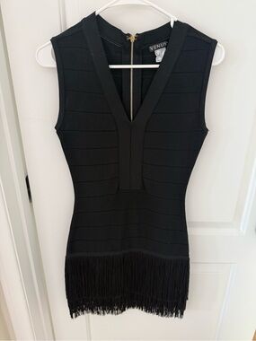 VENUS Black Ribbed Top with Branded Neck Label